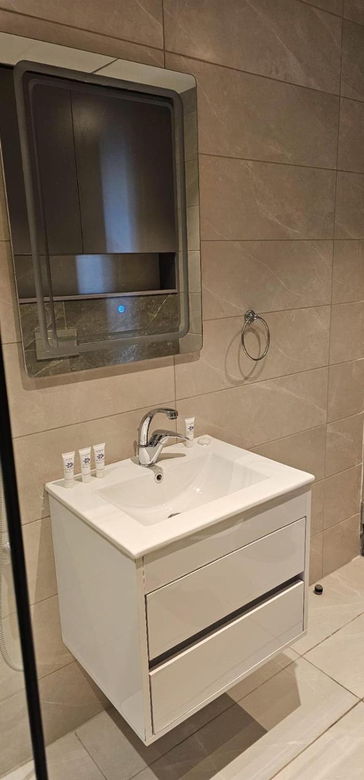 Apartment Luxury - Damac Tower
